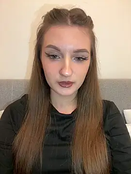 AdelinaEmber online show from December 2025 04:57:02 PM