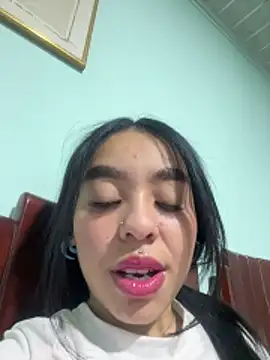 Snapshot of Xiiki chatting on May 2026 02:06:01 AM Xiiki online show from May 2026 02:06:01 AM