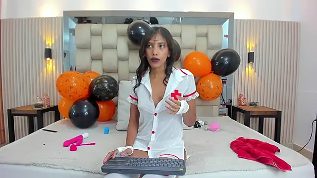 Snapshot of ikia_lopez_ chatting on October 2025 07:37:01 PM ikia lopez online show from October 2025 07:37:01 PM