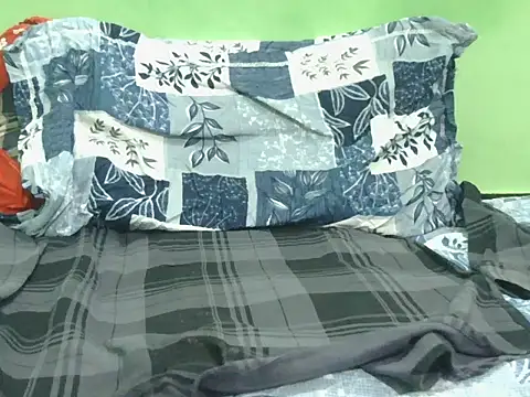 Snapshot of rockyy23boy chatting on November 2025 01:40:01 AM rockyy23boy online show from November 2025 01:40:01 AM