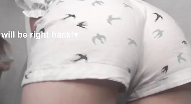 cute elfy  online show from December 2025 01:17:02 PM