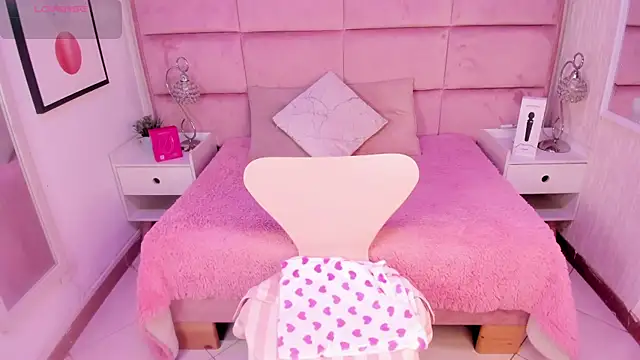 Janah Myers online show from November 2025 01:33:02 PM