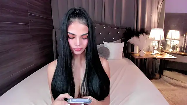 Snapshot of AdrianaMillers chatting on October 2025 01:51:02 PM AdrianaMillers online show from October 2025 01:51:02 PM