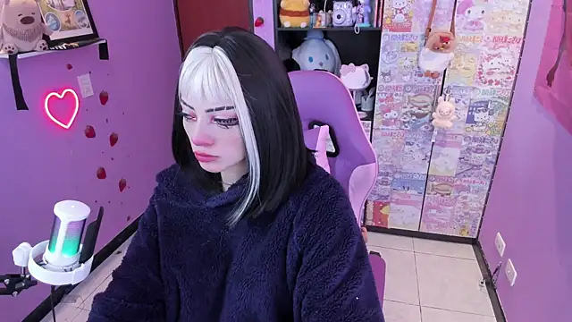 Vero Osb  online show from September 2025 11:10:02 PM