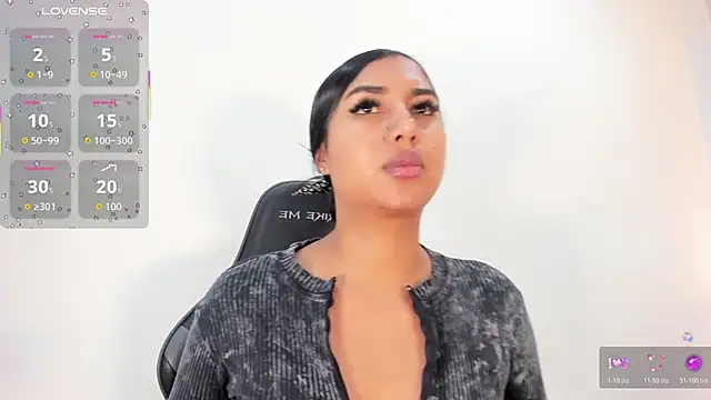 Snapshot of SalomeeBell chatting on December 2025 08:28:02 PM SalomeeBell online show from December 2025 08:28:02 PM