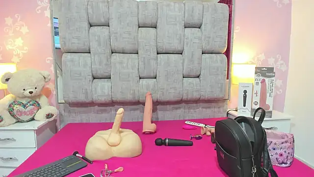 Wonderkloe  online show from November 2025 02:36:01 AM