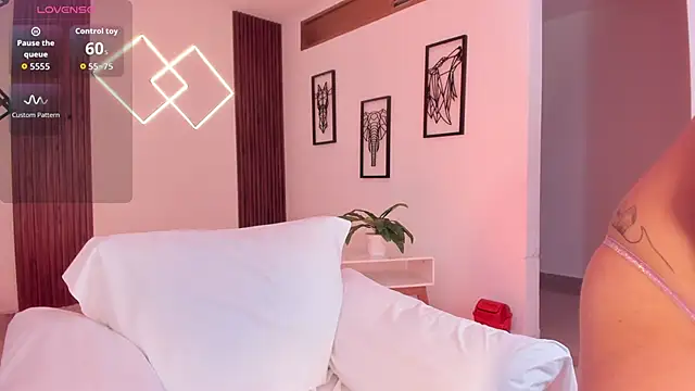 Miiaa jones online show from December 2025 01:05:02 PM