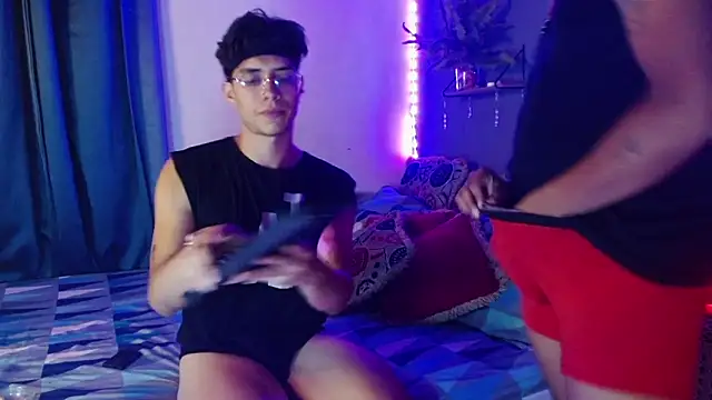 Snapshot of Dylann_west chatting on September 2025 03:54:01 AM Dylann west online show from September 2025 03:54:01 AM