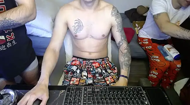 bossking017 online show from February 2025 12:17:02 PM