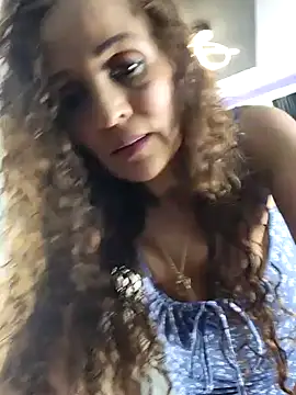 Snapshot of evasweett__ chatting on October 2025 06:49:02 PM evasweett online show from October 2025 06:49:02 PM