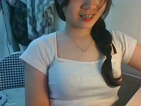 Linzly online show from September 2025 03:06:01 AM