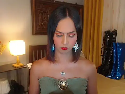 Snapshot of Nathalieheartt chatting on October 2025 01:37:02 AM Nathalieheartt online show from October 2025 01:37:02 AM