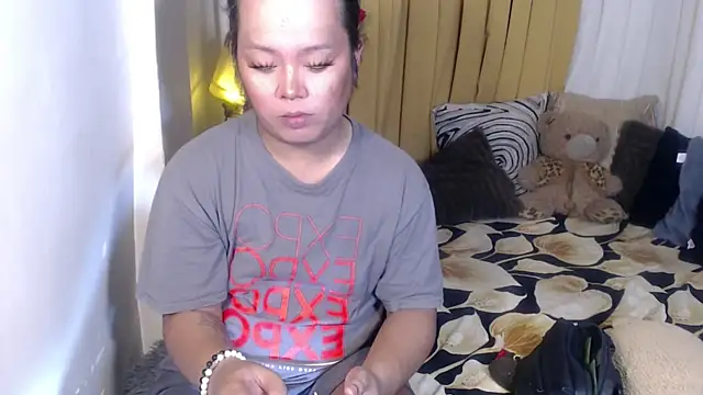 Snapshot of YourSweet-mich chatting on April 2026 04:10:02 AM YourSweet-mich online show from April 2026 04:10:02 AM