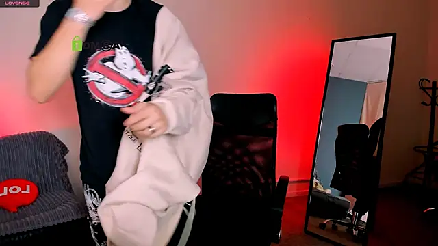 lucas long  online show from September 2025 06:46:02 PM