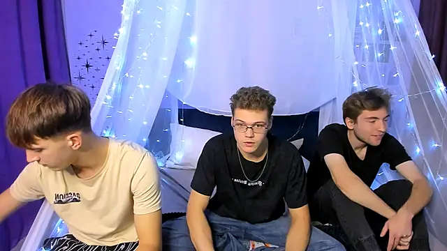 lucas long  online show from October 2025 07:03:01 PM