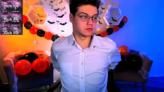 lucas long  online show from October 2025 09:37:01 AM