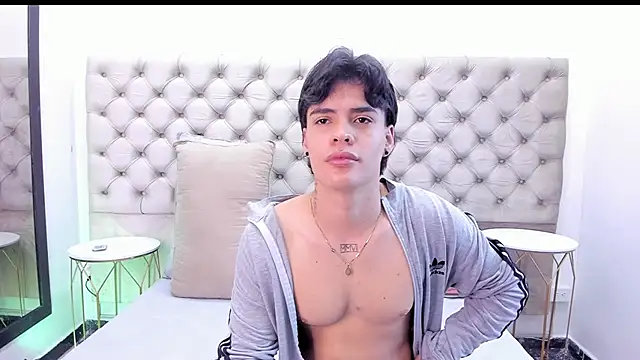 BenitoSaenz online show from November 2025 12:00:02 PM