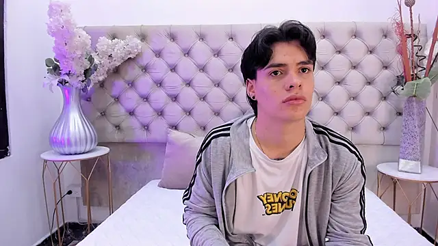 BenitoSaenz online show from November 2025 11:55:02 AM