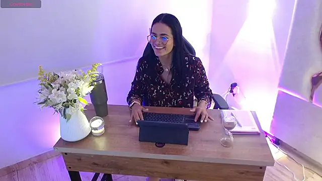 Rosalind tay online show from October 2025 11:06:02 AM