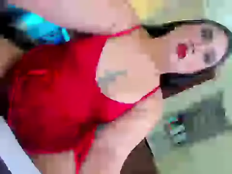 Snapshot of madeforyoou chatting on November 2025 09:47:02 PM madeforyoou online show from November 2025 09:47:02 PM