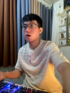 xshyboyx online show from December 2025 10:53:01 AM