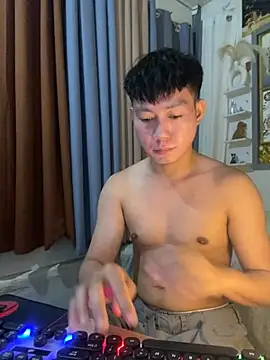 xshyboyx online show from January 2026 02:22:02 PM