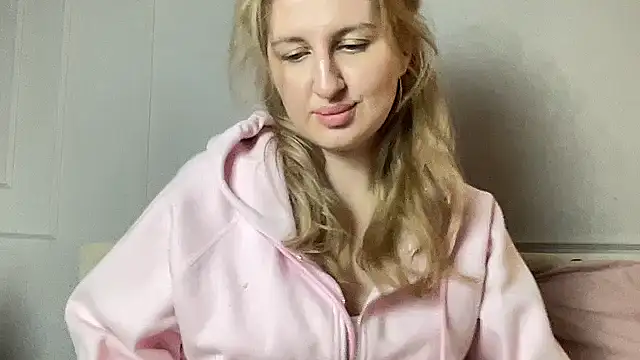 Snapshot of Kadayy1 chatting on September 2025 05:24:01 PM Kadayy1 online show from September 2025 05:24:01 PM