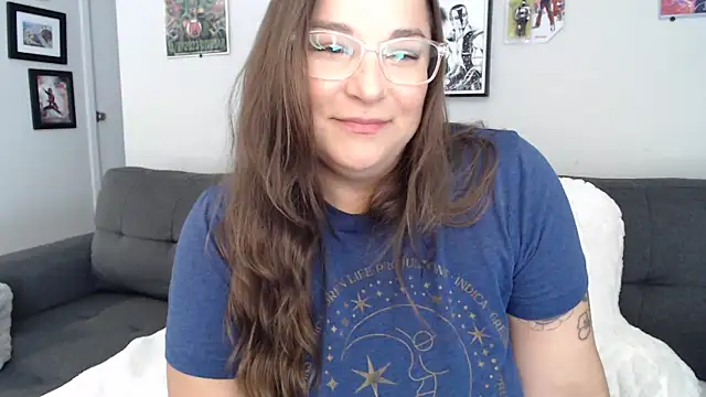 Snapshot of MoonBalloons chatting on September 2025 11:27:01 PM MoonBalloons online show from September 2025 11:27:01 PM