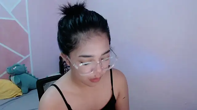 aaliyah walker online show from November 2025 12:05:02 PM