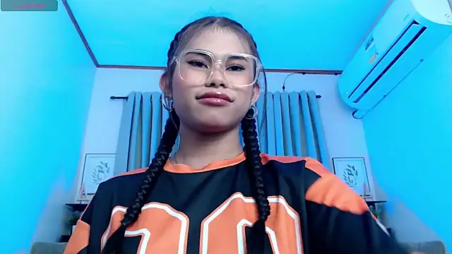 PrettyBlythes TS online show from November 2025 08:53:02 AM