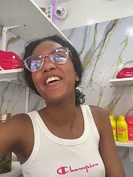 KinkyCutie1 online show from October 2025 02:13:01 PM