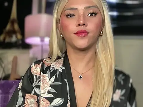 Snapshot of calimonroe chatting on September 2025 10:58:02 PM calimonroe online show from September 2025 10:58:02 PM