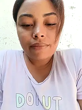 Snapshot of Naomi-Summer chatting on November 2025 04:18:01 PM Naomi-Summer online show from November 2025 04:18:01 PM