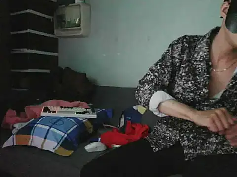 boyhigh1997 online show from December 2025 07:12:01 AM