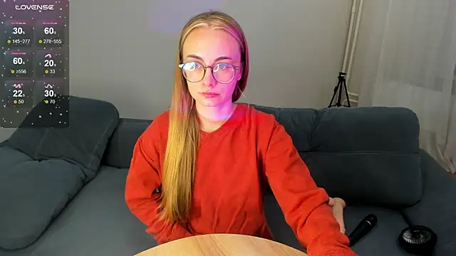 Snapshot of MewStella chatting on September 2025 09:25:02 PM MewStella online show from September 2025 09:25:02 PM