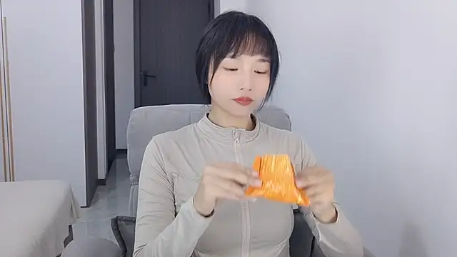 Lisa-3333 online show from November 2025 02:15:01 PM