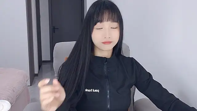 Lisa-3333 online show from December 2025 01:40:01 PM