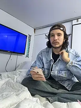 Luxx 14 online show from October 2025 04:57:02 AM