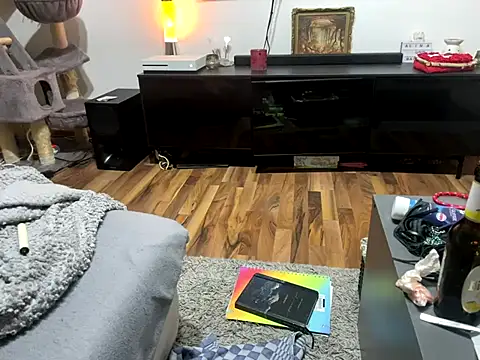 Snapshot of RedLayla chatting on October 2025 07:33:02 PM RedLayla online show from October 2025 07:33:02 PM