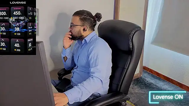 Ernesto-Rodriguez82 online show from September 2025 12:51:01 PM