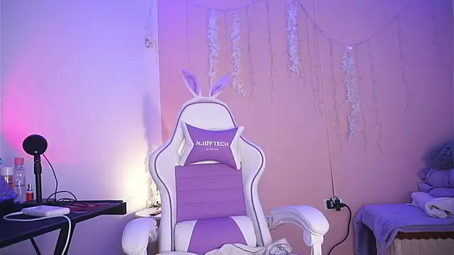 Violet moon24 online show from November 2025 09:57:02 PM