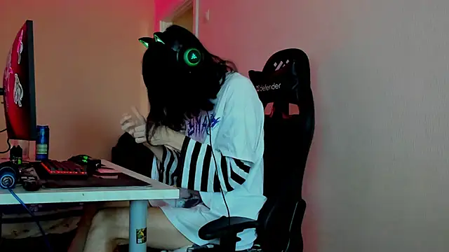 Young nymph online show from September 2025 06:47:02 AM