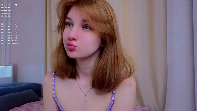 Snapshot of EasterBonney chatting on September 2025 01:49:02 AM EasterBonney online show from September 2025 01:49:02 AM