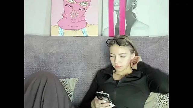 HitGyrl online show from September 2025 01:55:02 AM