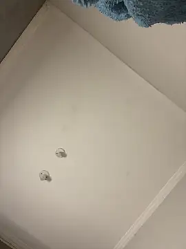 jhennyfer online show from February 2026 04:35:01 AM