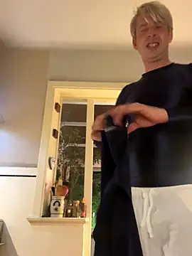 Snapshot of lebensfroh chatting on December 2025 10:08:02 PM lebensfroh online show from December 2025 10:08:02 PM