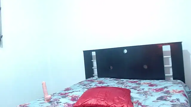 Snapshot of nathaly_jones_ chatting on November 2025 12:15:02 PM nathaly jones online show from November 2025 12:15:02 PM