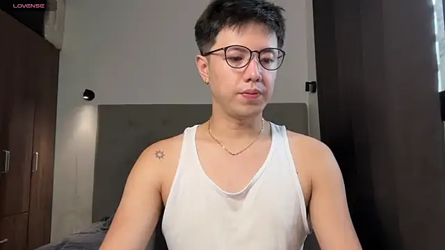 Snapshot of Addictiveboi chatting on May 2026 03:23:01 AM Addictiveboi online show from May 2026 03:23:01 AM
