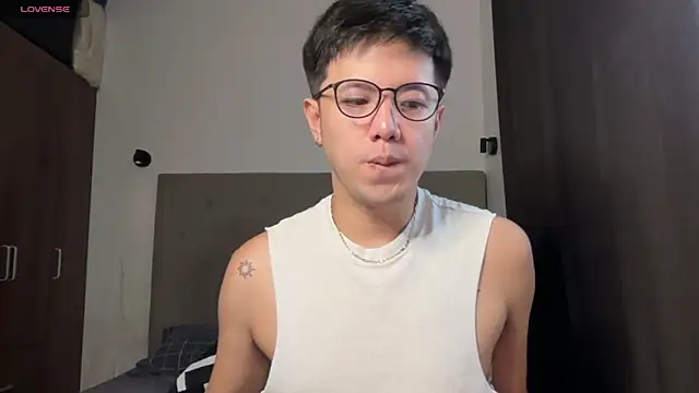 Snapshot of Addictiveboi chatting on May 2026 02:17:01 AM Addictiveboi online show from May 2026 02:17:01 AM