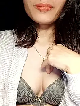 Snapshot of Hinna_x chatting on November 2025 07:46:01 PM Hinna x online show from November 2025 07:46:01 PM